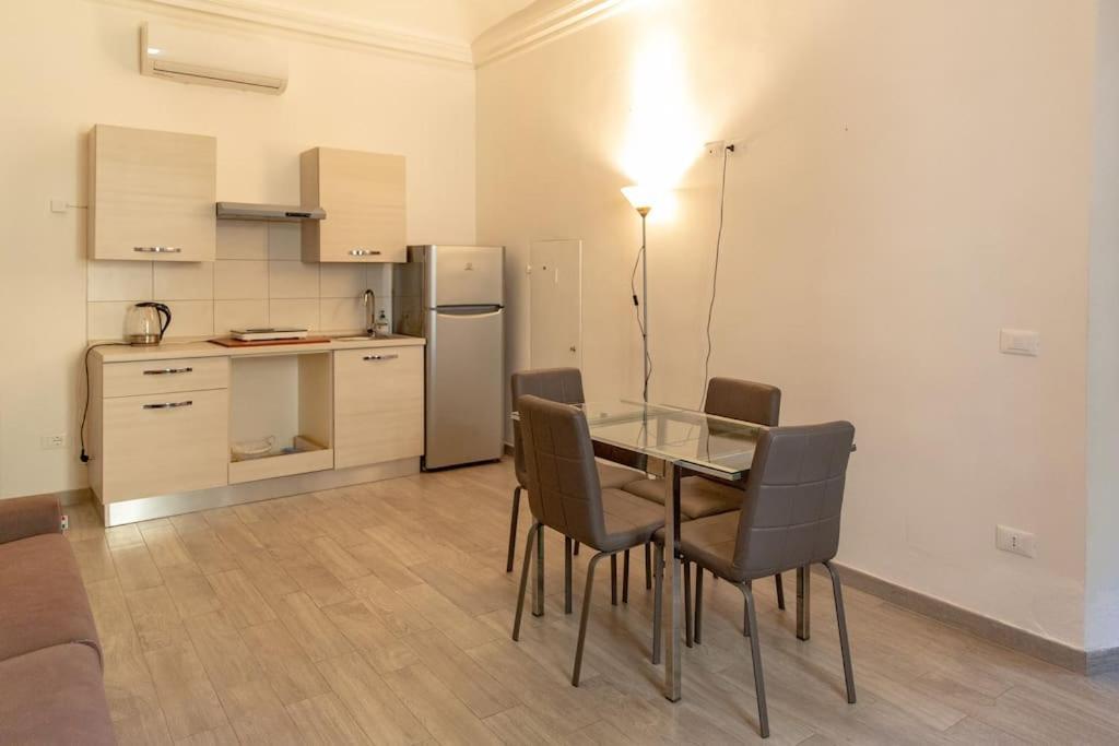 Beautiful Apartment In Quite Area Florencia Exterior foto